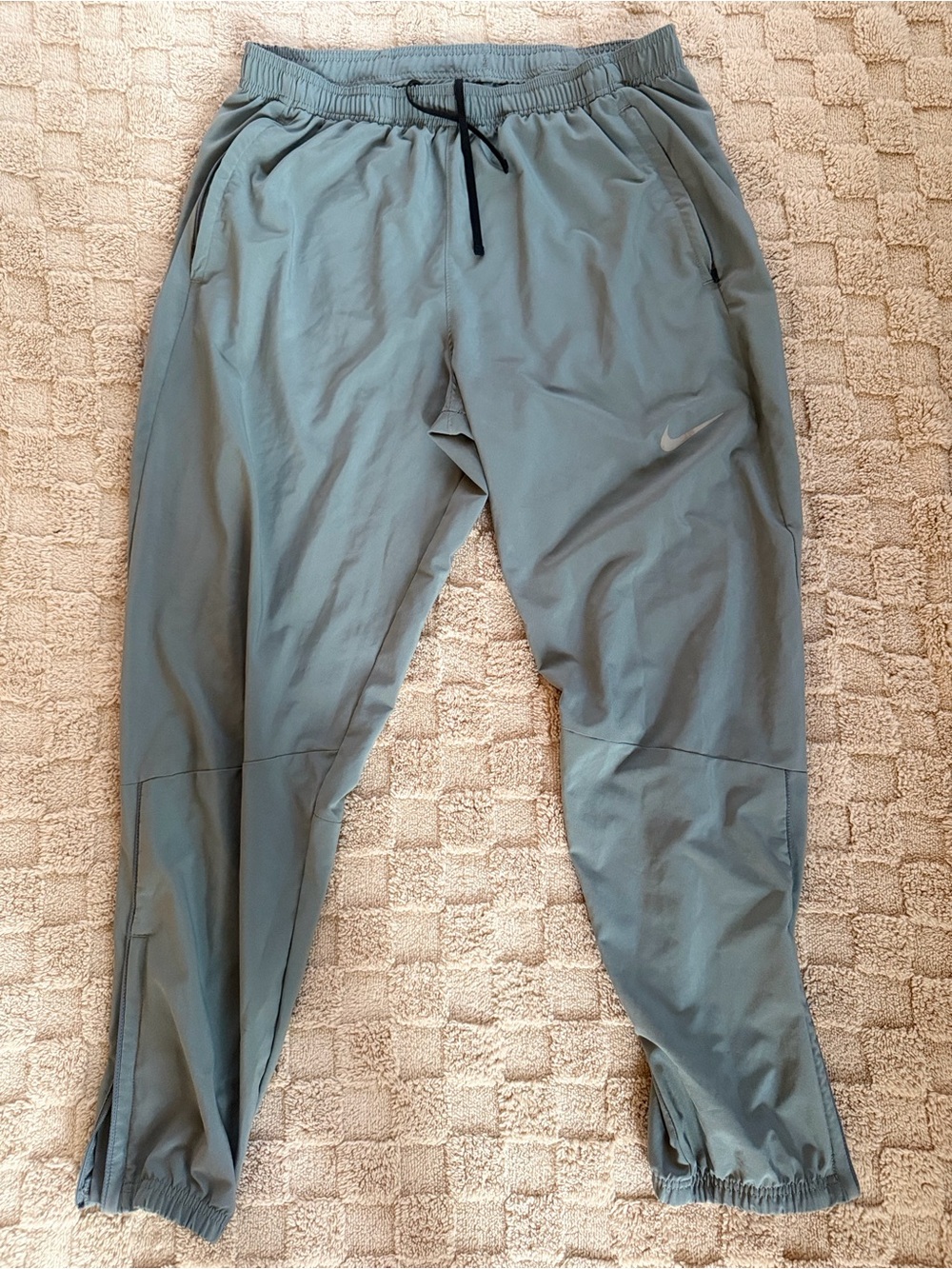 Nike Dri-FIT Men’s Large Gray Running Jogger Pants DB4110-084 Zip Ankles